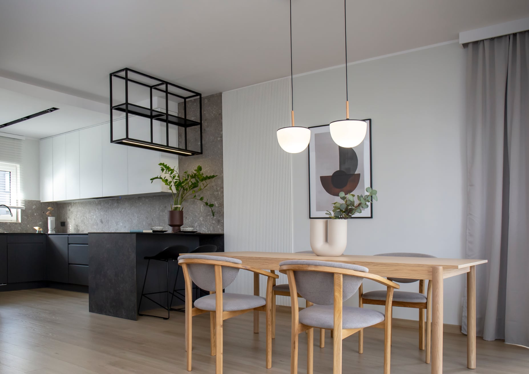 Subtelnie z Kontrastem